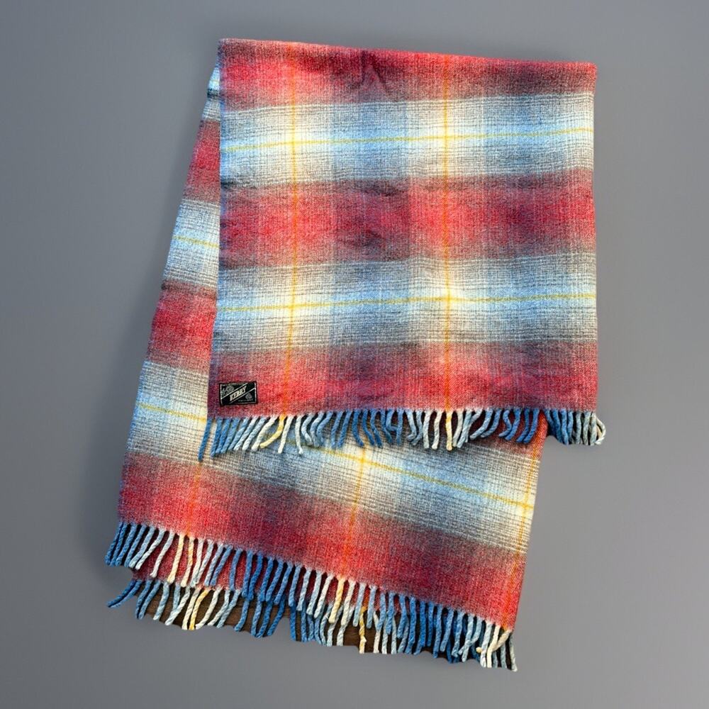 VTG KERRY WOOLEN MILLS WOOL FRINGE THROW BLANKET TARTAN PLAID 70 X 60